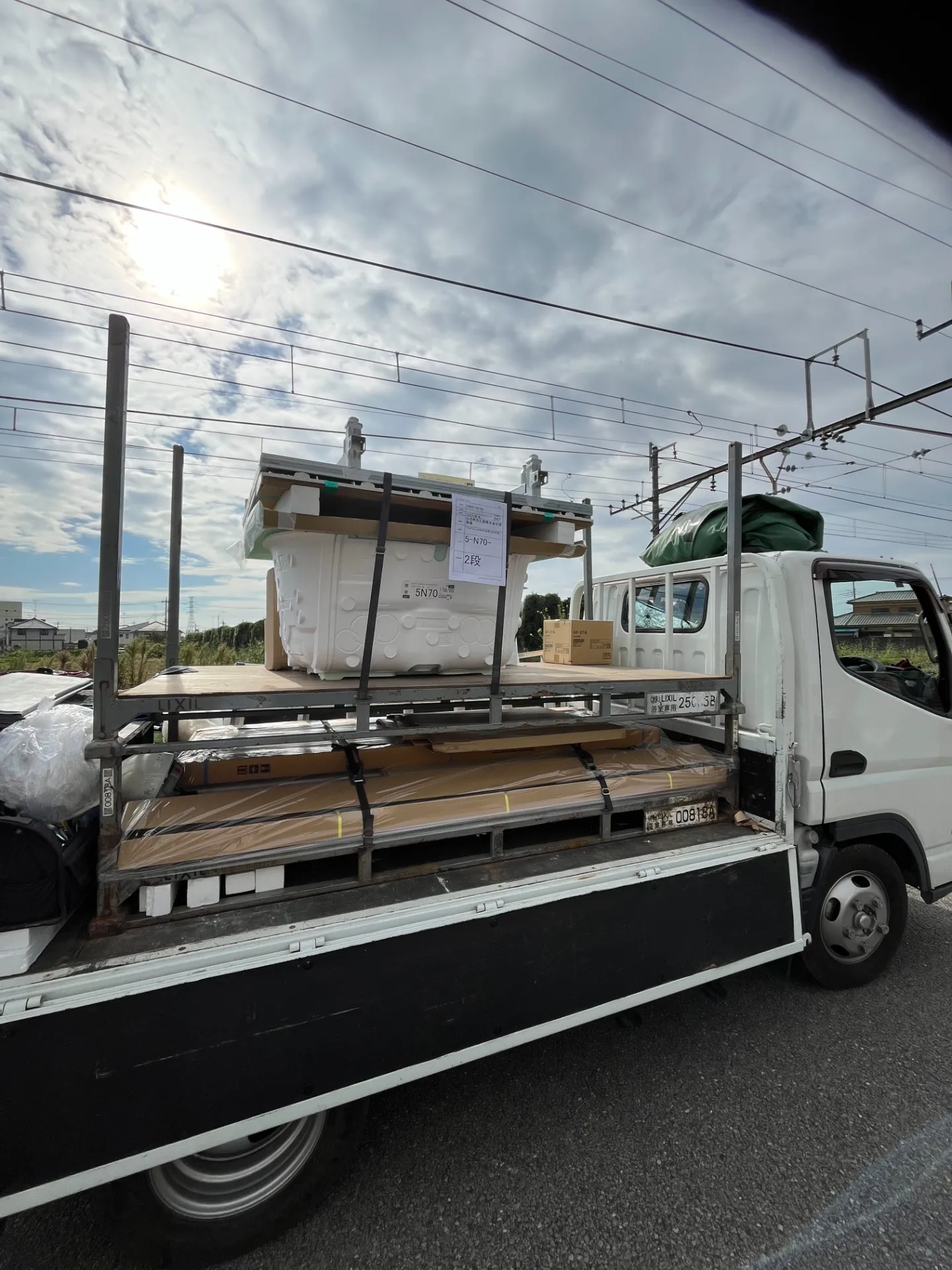 国産木材を切り出す職人