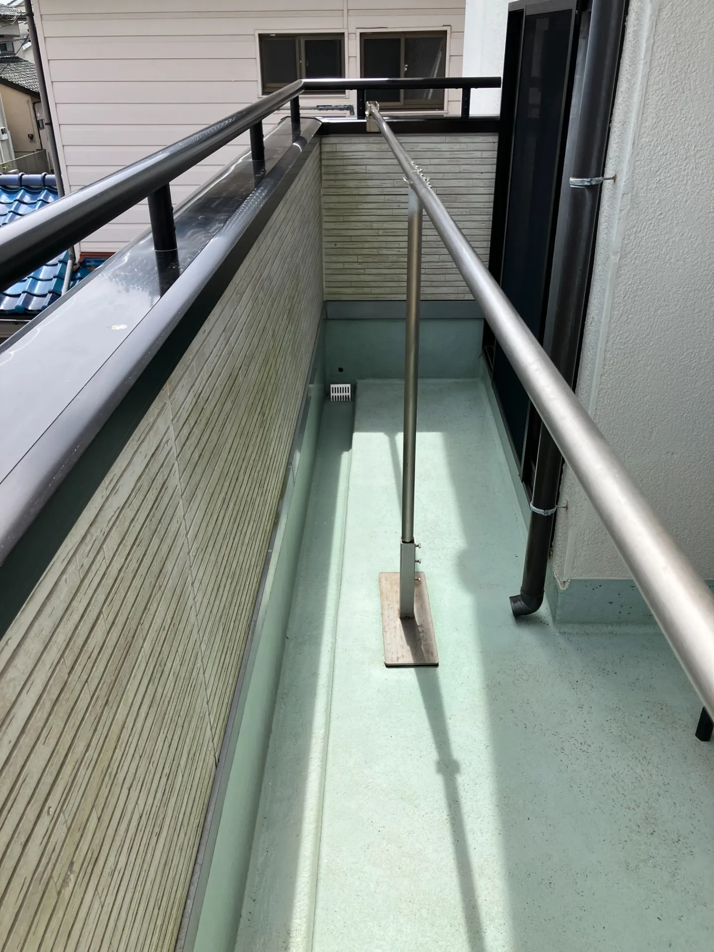 国産木材を切り出す職人